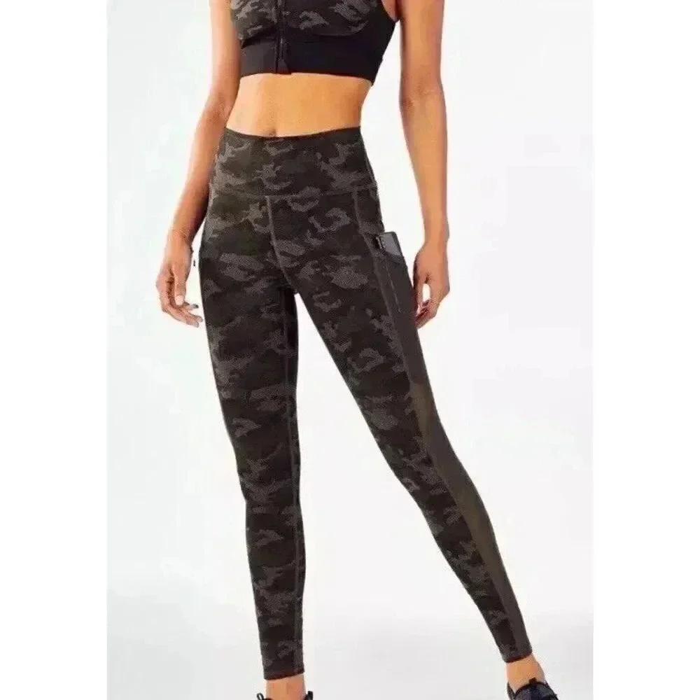 Fabletics Women's Sz 7/8 Medium On the Go‎ High Waisted Charcoal Camo Legging